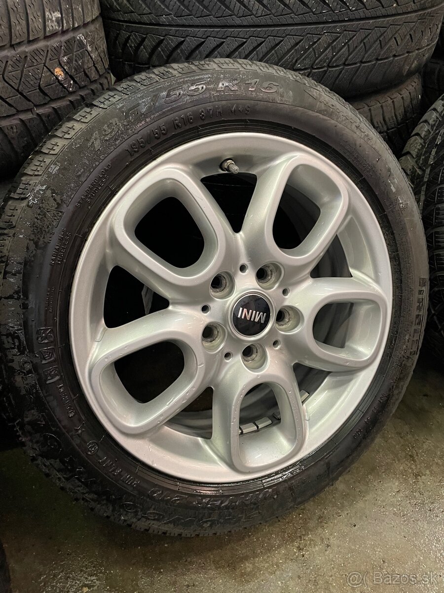 5x112 R16 6,5J ET54 + 195/55 R16 Pirelli zimné