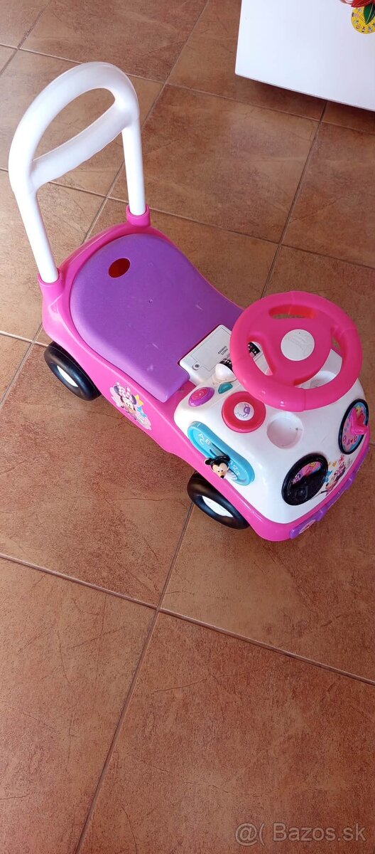 Predám odrážadlo autíčko