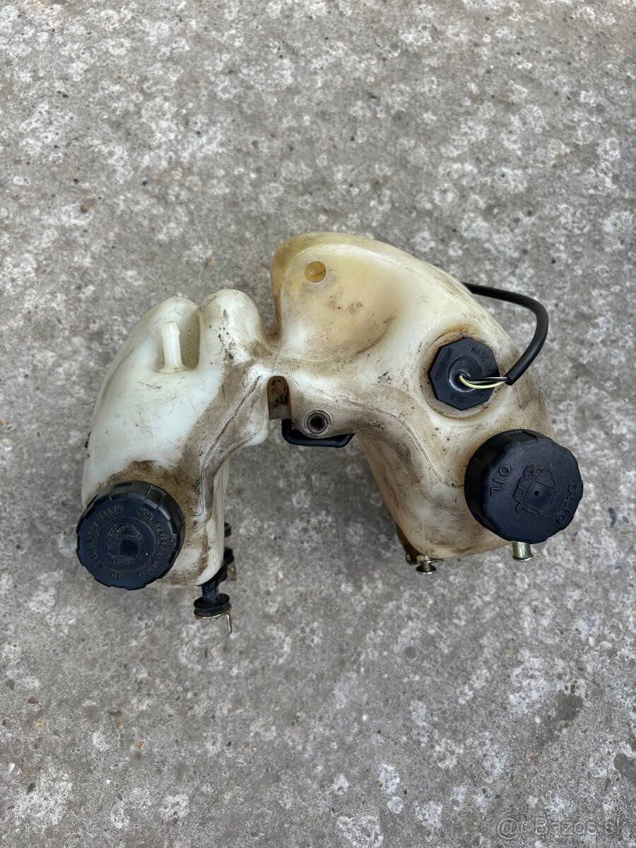 Nádobka na motorku Cagiva Mito 125