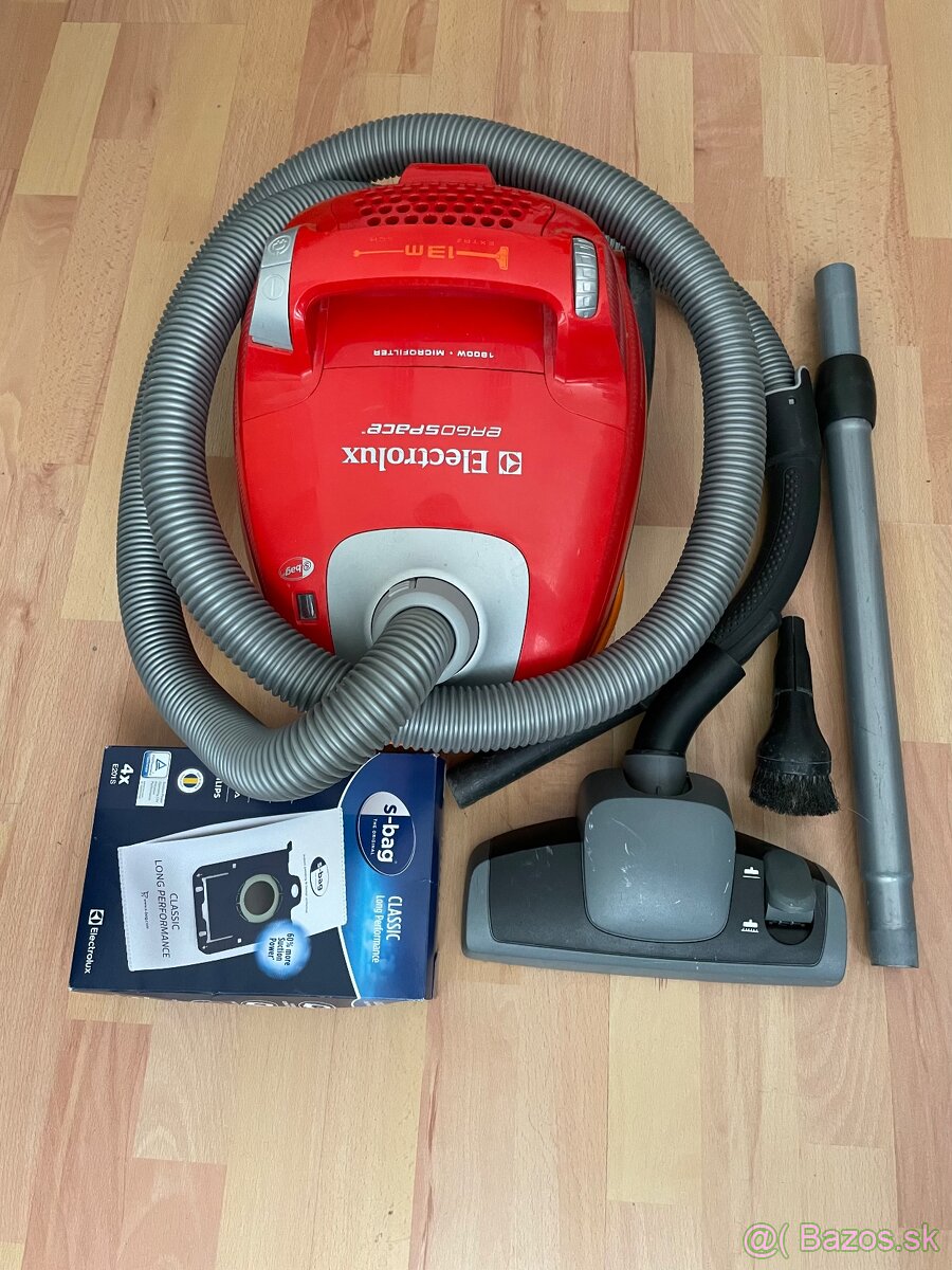 VYSÁVAČ ELECTROLUX ERGOSPACE 1800W