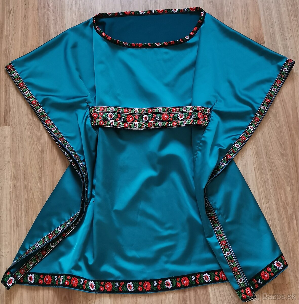 Spoločenské šaty J&L
