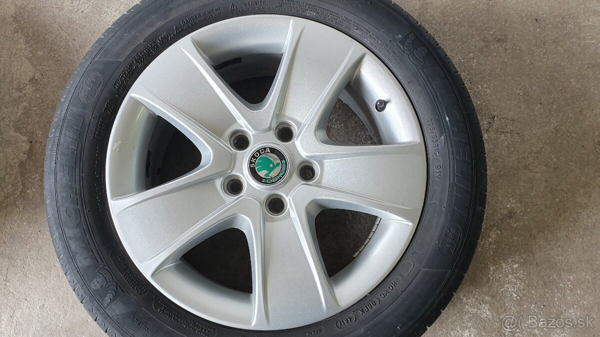 Zachovale elektrony octavia 5x112r16,z gumamy Mischelin.