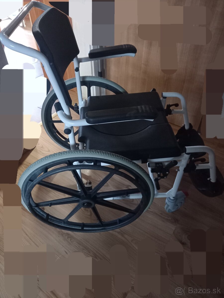 Sprchovací invalidny vozik