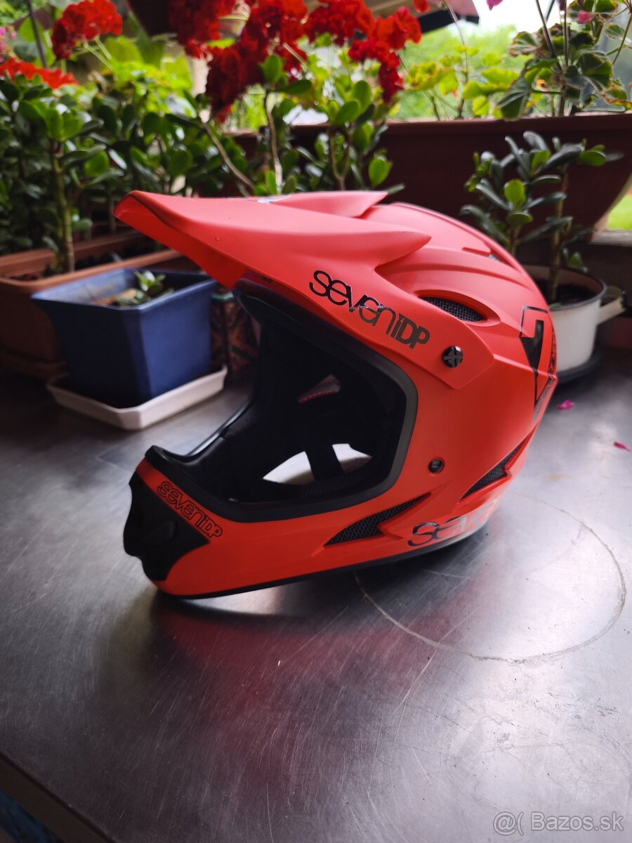 7iDP M1, integrálna prilba - Thruster Red/Black