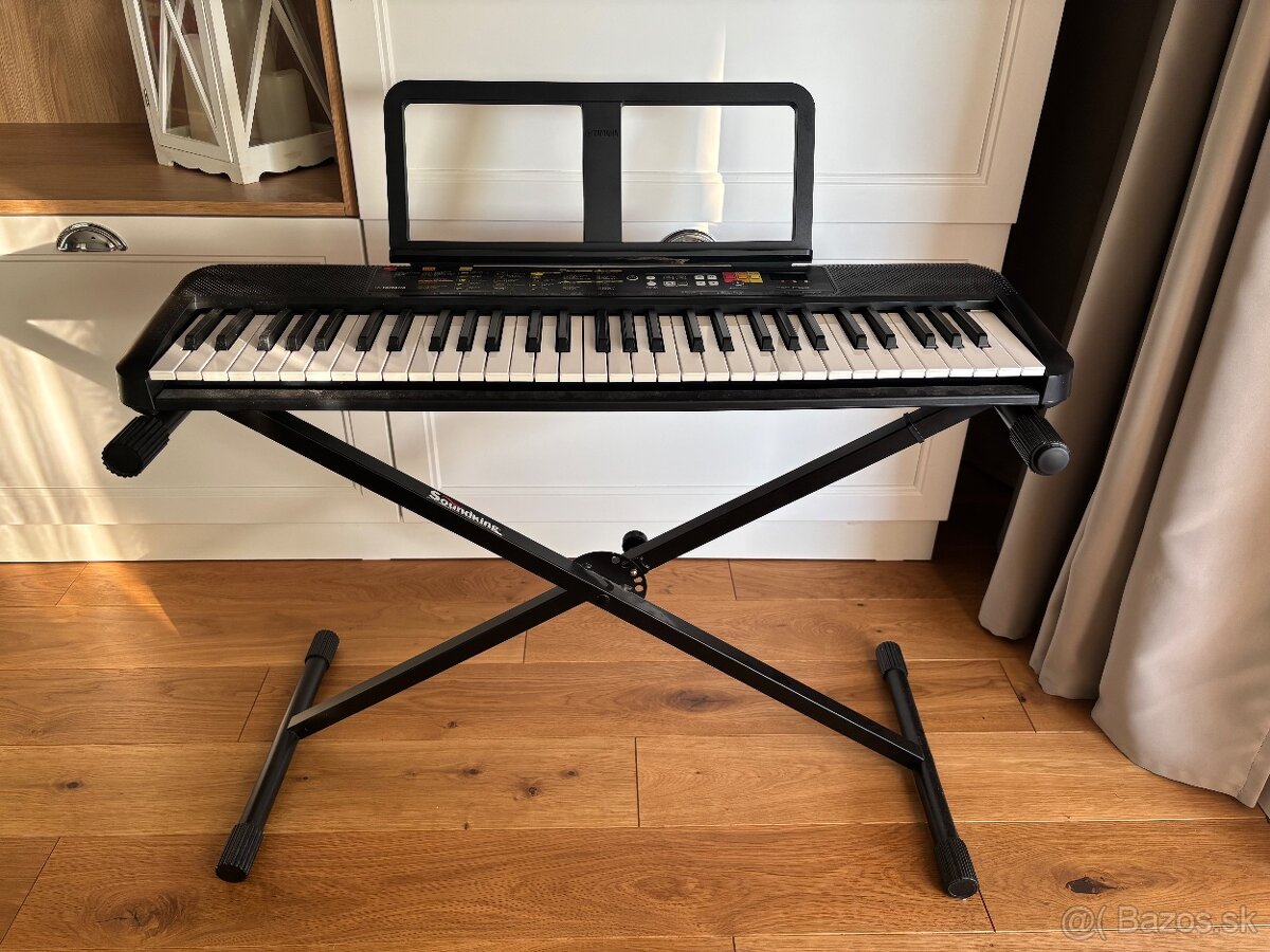 Yamaha PSR-F52 Keyboard