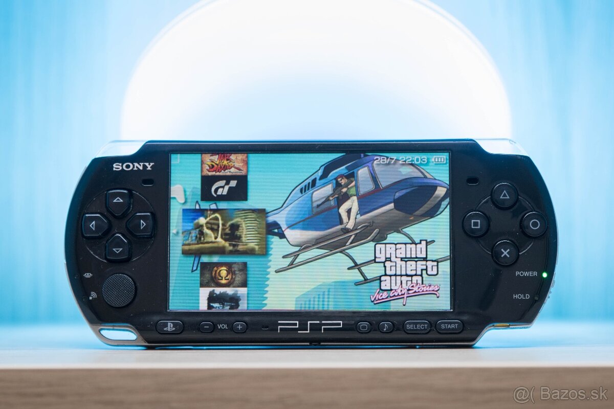 Sony PSP 3004 piano black 64 GB + 1 hra podľa výberu