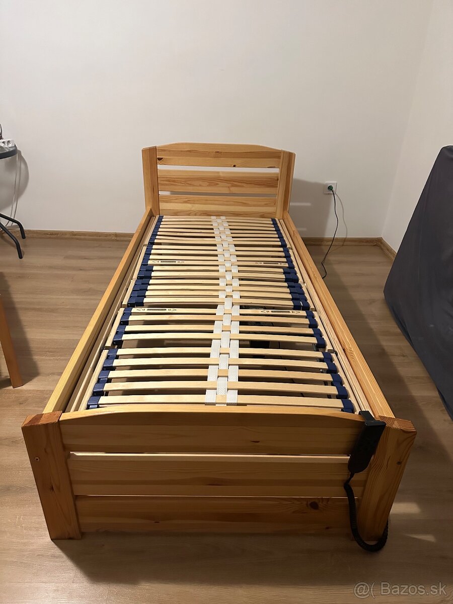 Polohovateľna posteľ S Motorom  práve Drevo Massiv.