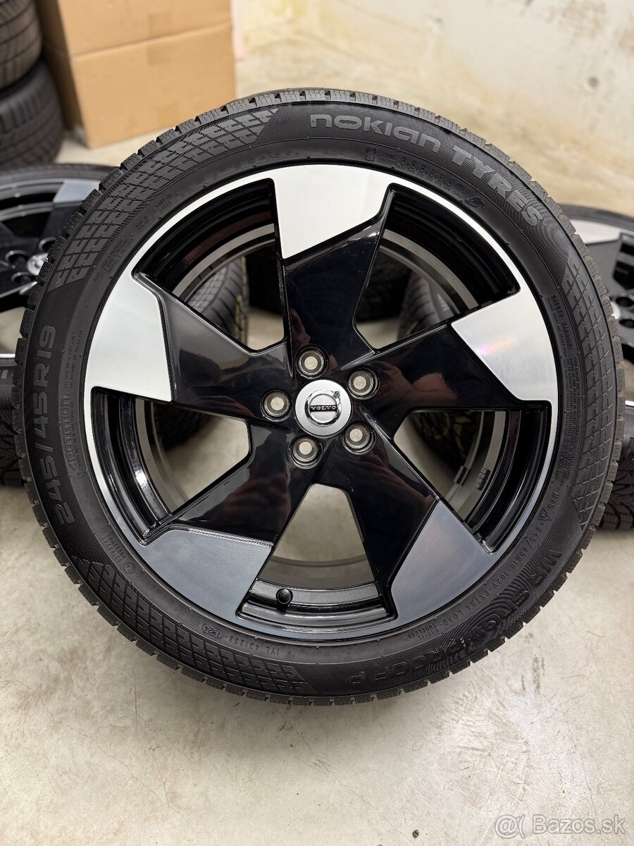 Zimná sada Volvo EX30 - 5x108 R19 , 245/45/19