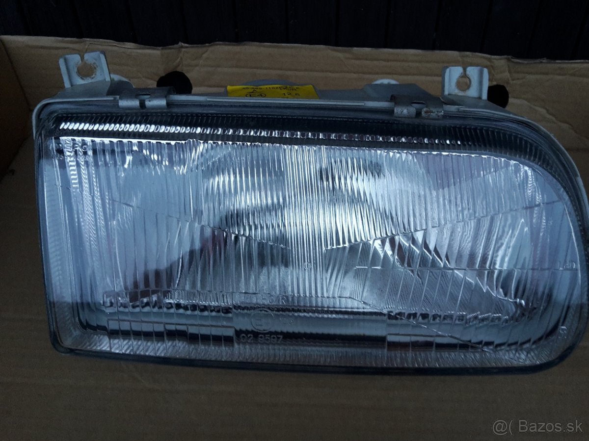 Škoda Felicia pravé predné svetlo