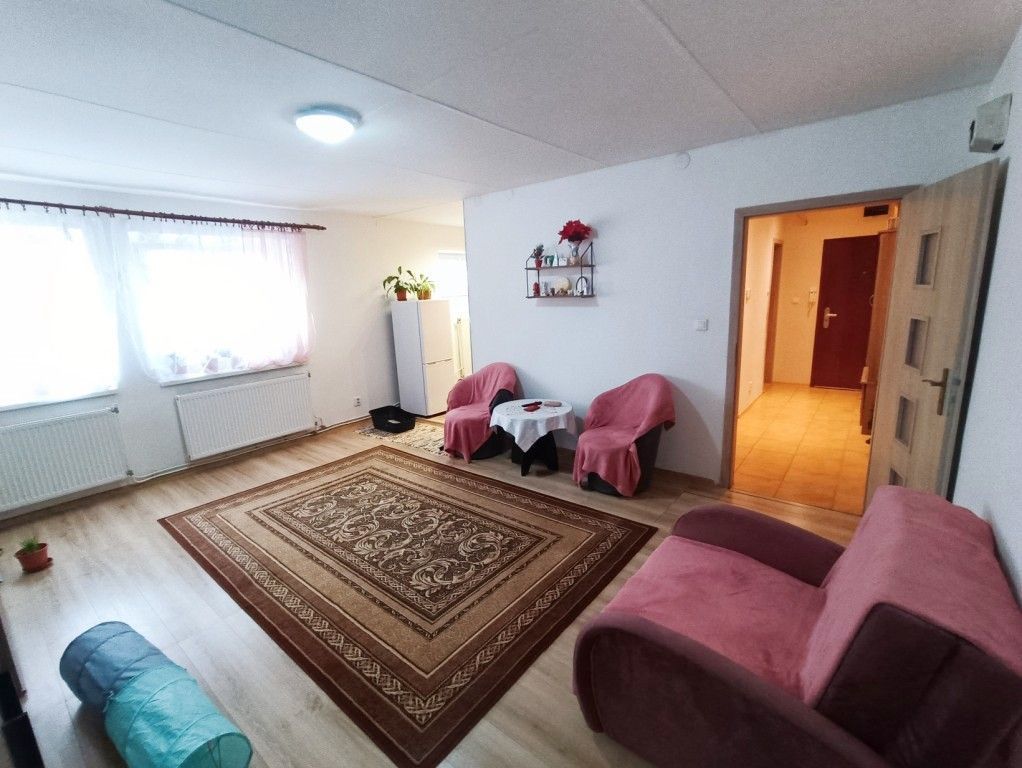 Na predaj priestranný 1 izbový byt s vlastným kúrením - blíz