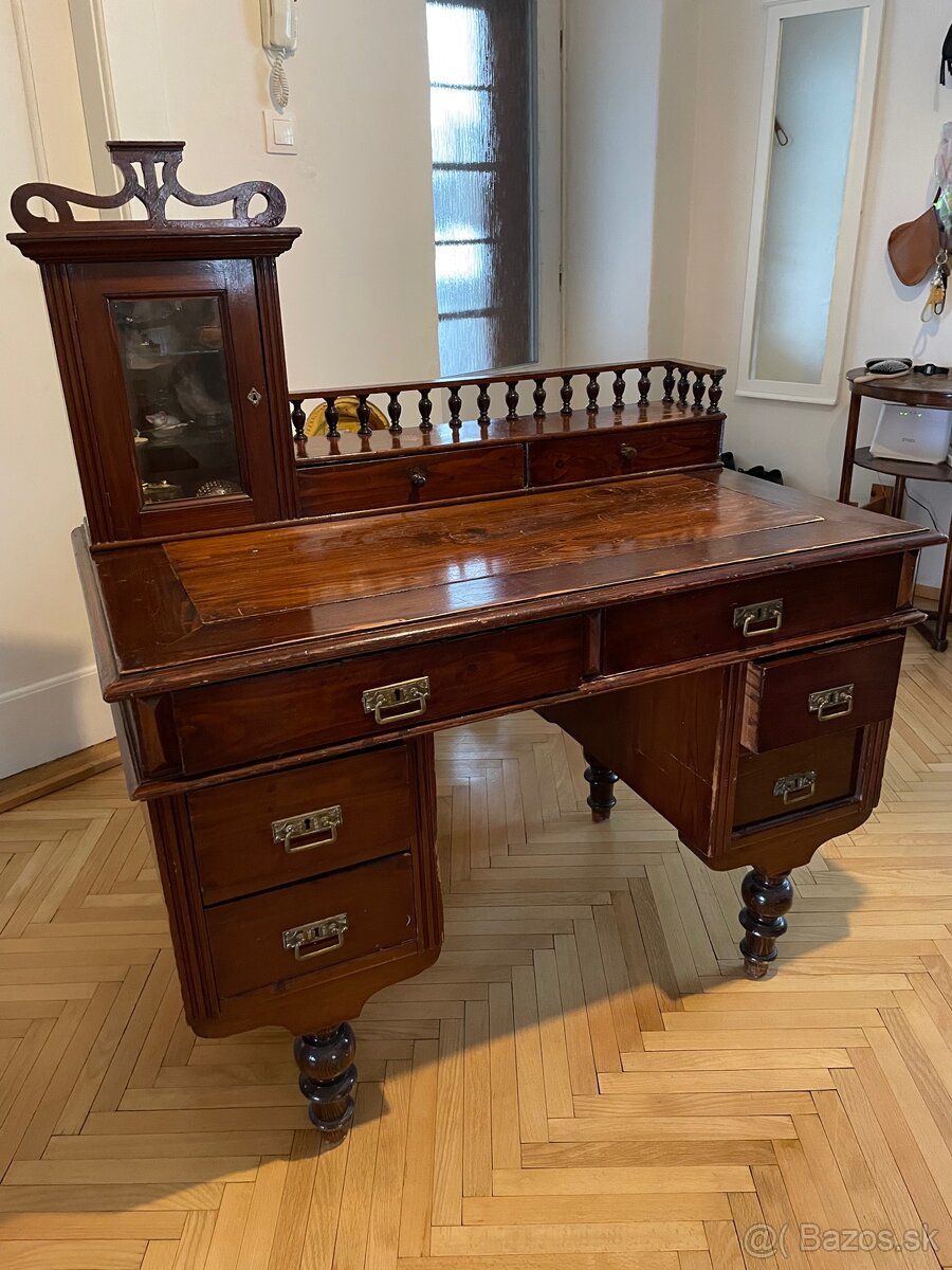 Predám starožitný písací stôl 19. storočie