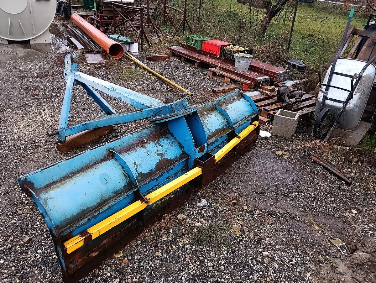 Predam snežný pluh natáčaci za traktor