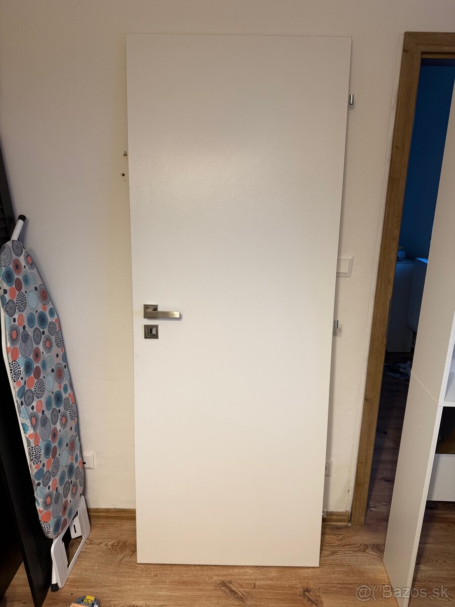 Predam biele dvere prave 1x70, 2x80