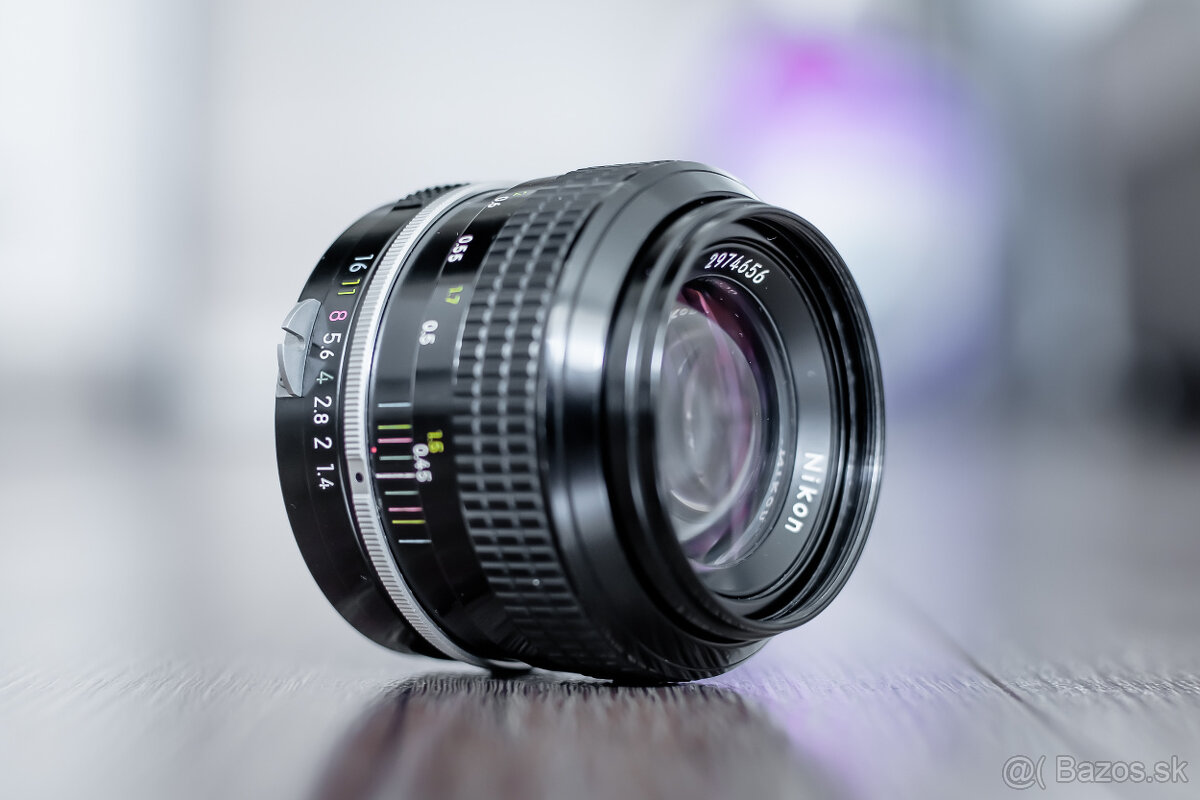 Objektív Nikon 1.4 / 50 mm - veľmi pekný stav