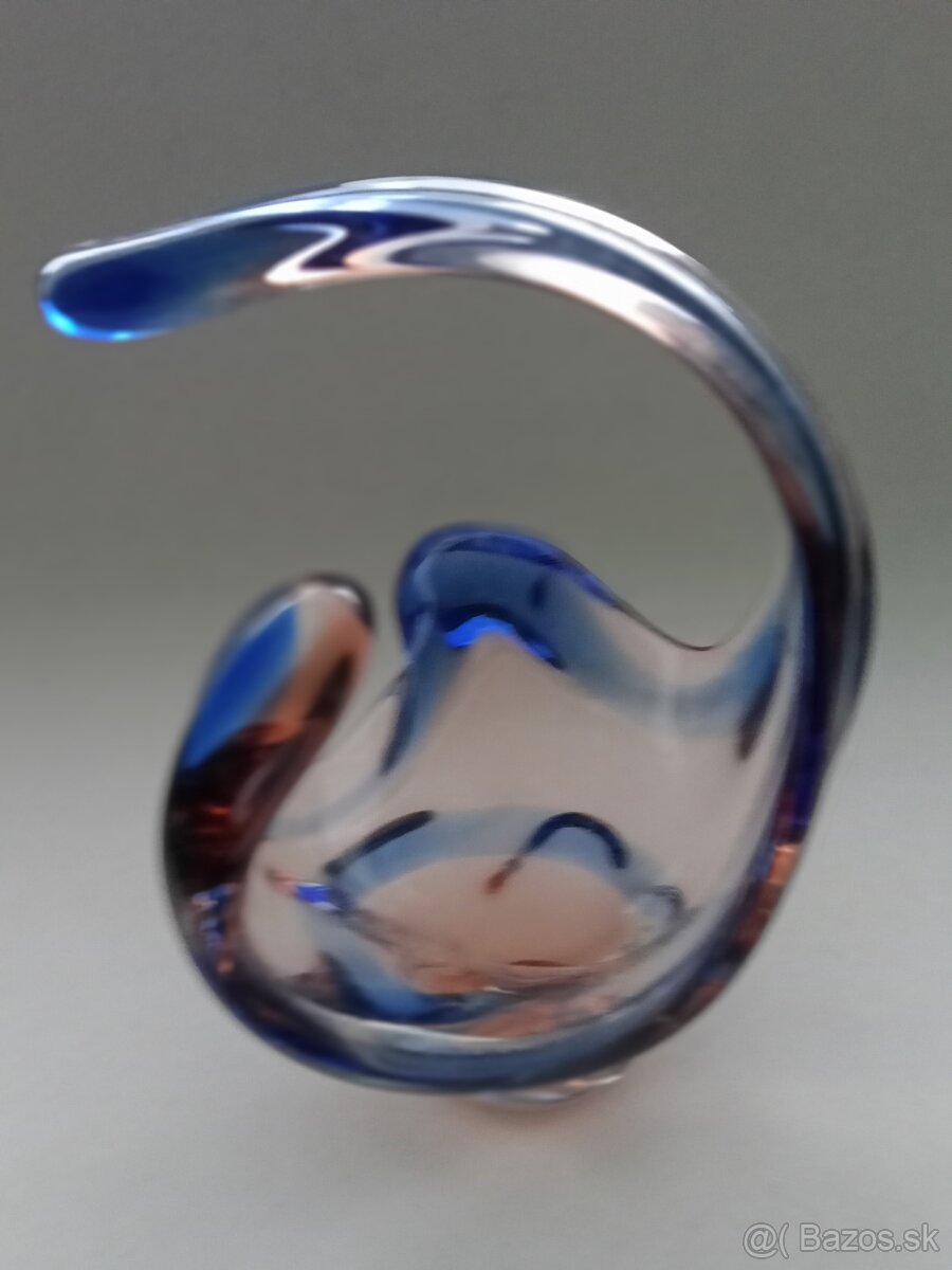 Ozdobné hutné sklo