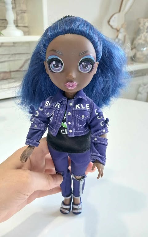 Bábika Krystal Bailey - kolekcia Rainbow High