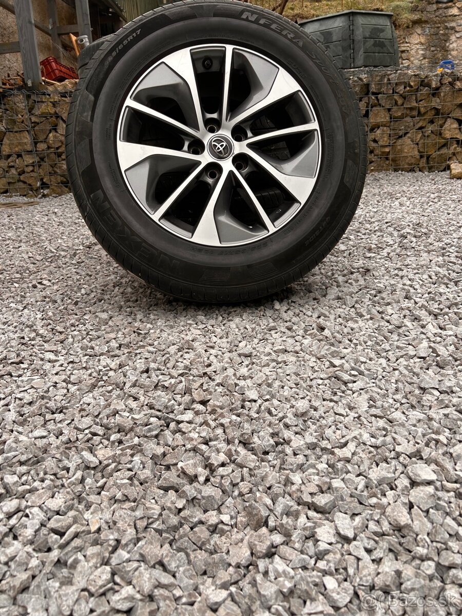 Elektróny Toyota RAV4 225/65 r17