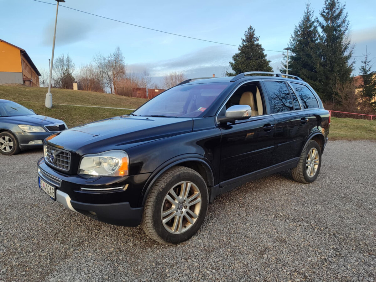 Volvo XC90 2.4 D5 7 miestne executive