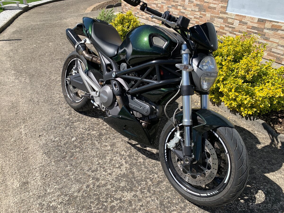 Ducati Monster 696