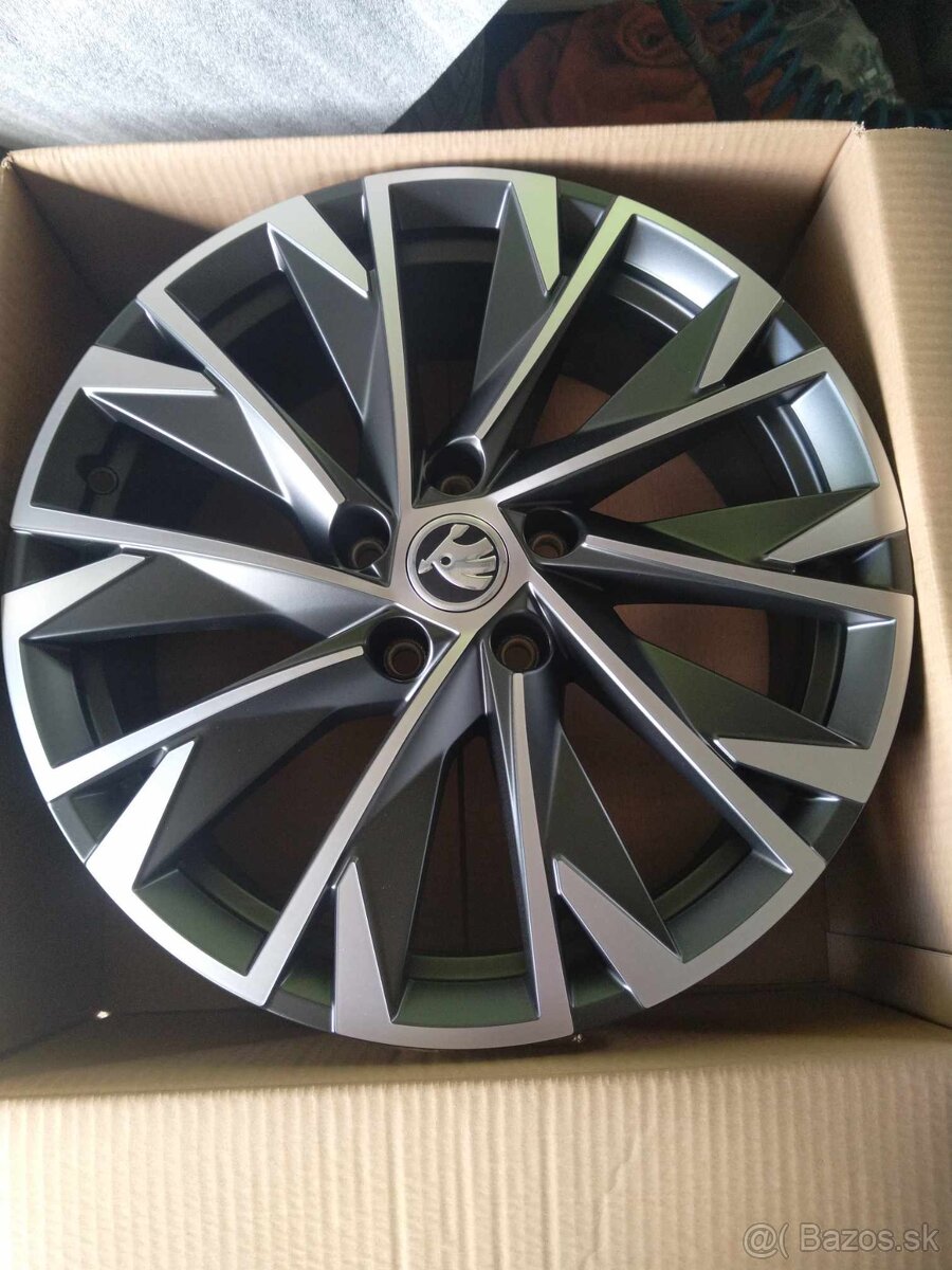 18" alu ŠKODA KAROQ originál model HYDRUS.