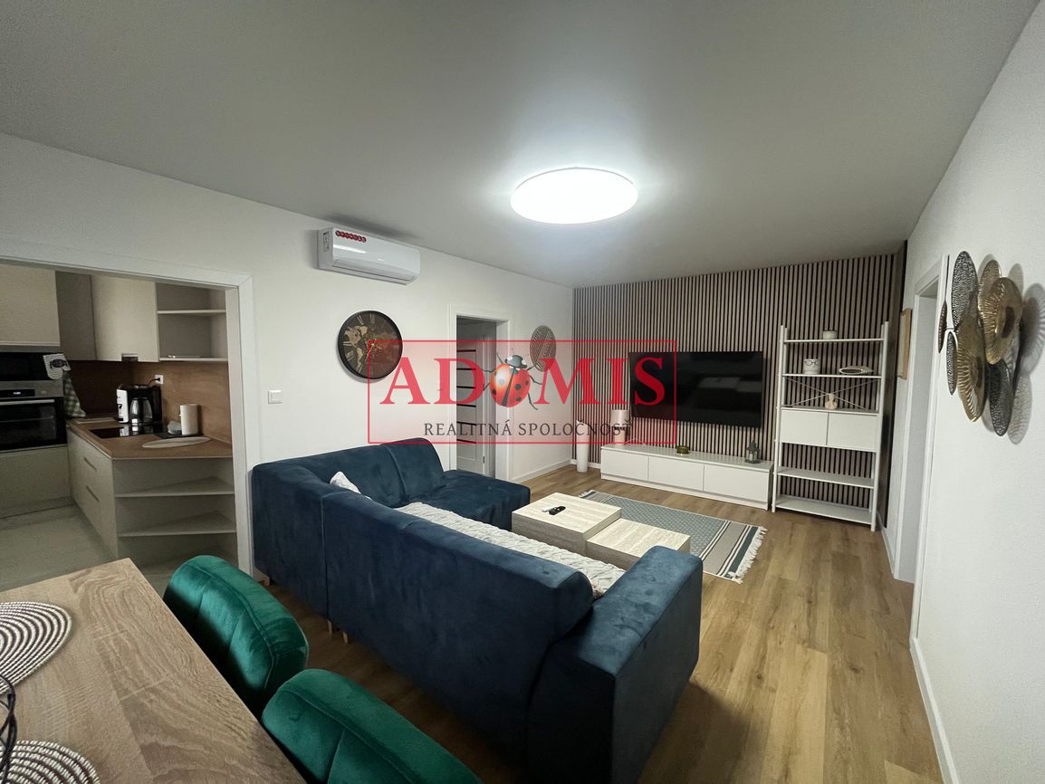 prenájom FOR RENT 4-izbový zariadený byt, ulica SNP, Košice-