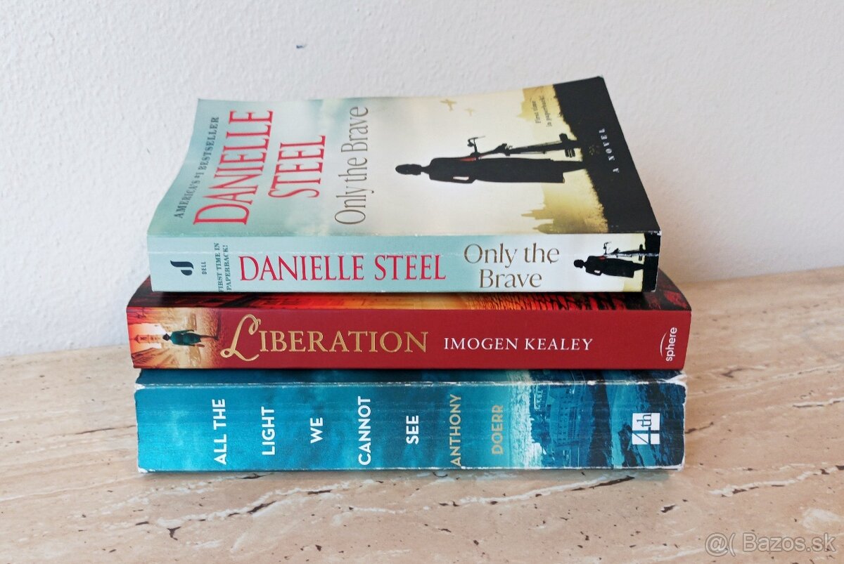 3 anglické knihy z období druhé světové války