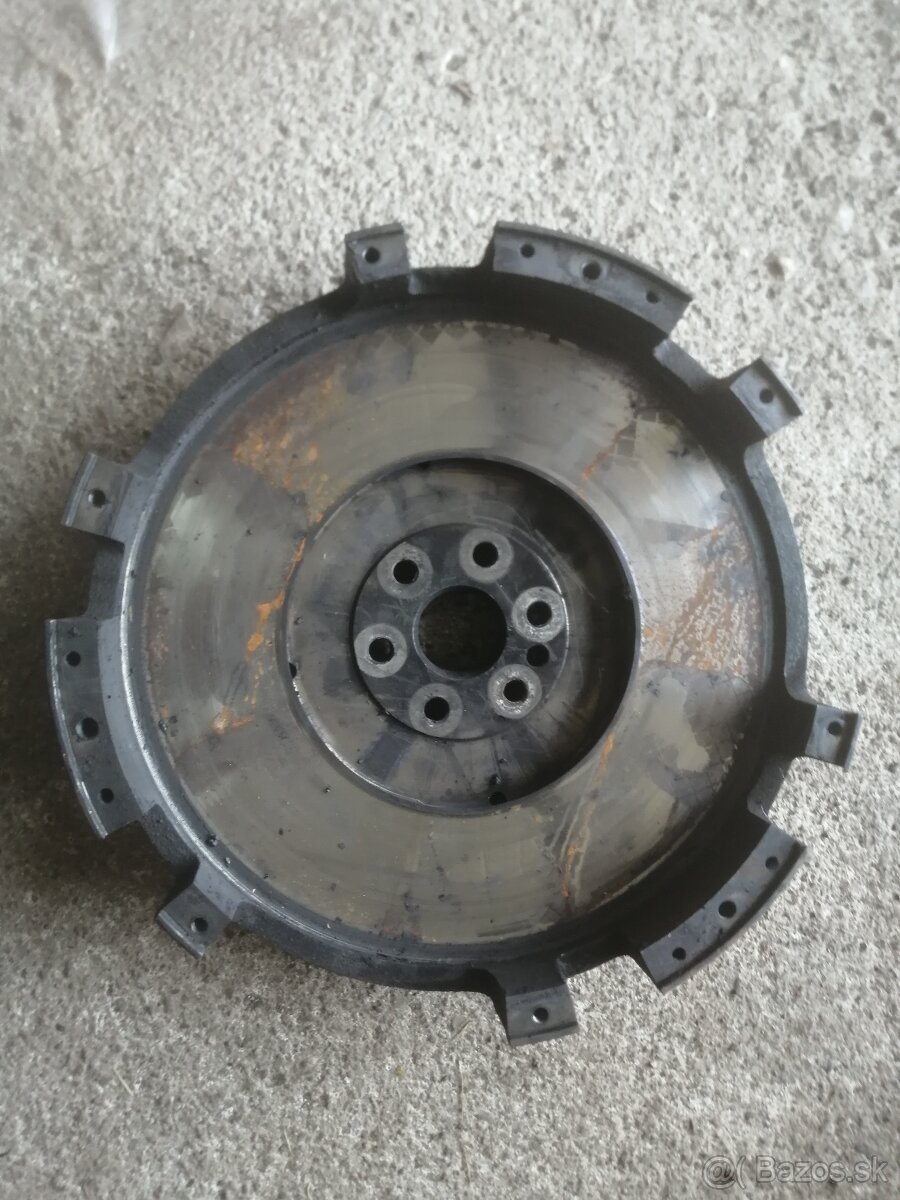 zotrvačník zetor forterra