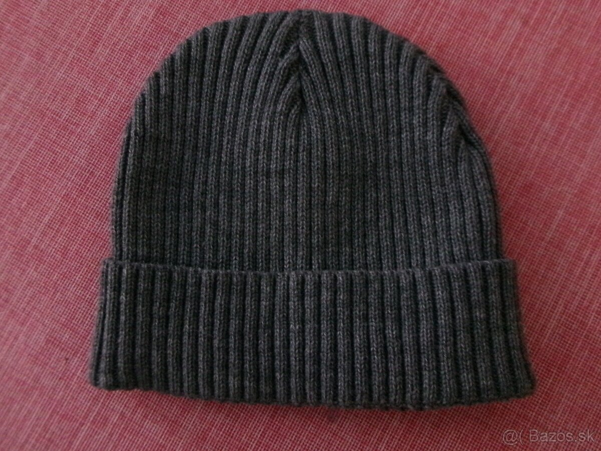 Dámska zimná čiapka Terranova.