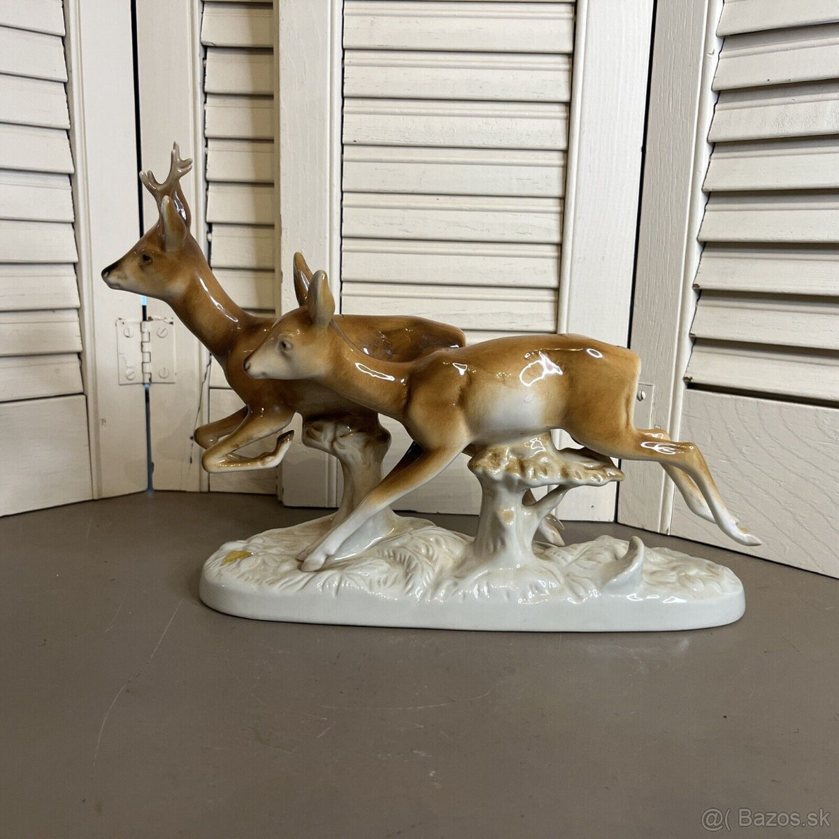 Porcelanová soška royal dux srnky