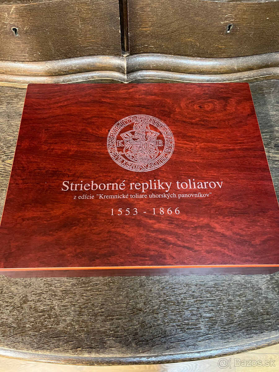 Repliky toliarov uhorských panovníkov + Súbory replík – sady