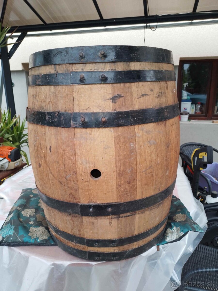 Predám 100 l. drevený dubový sud