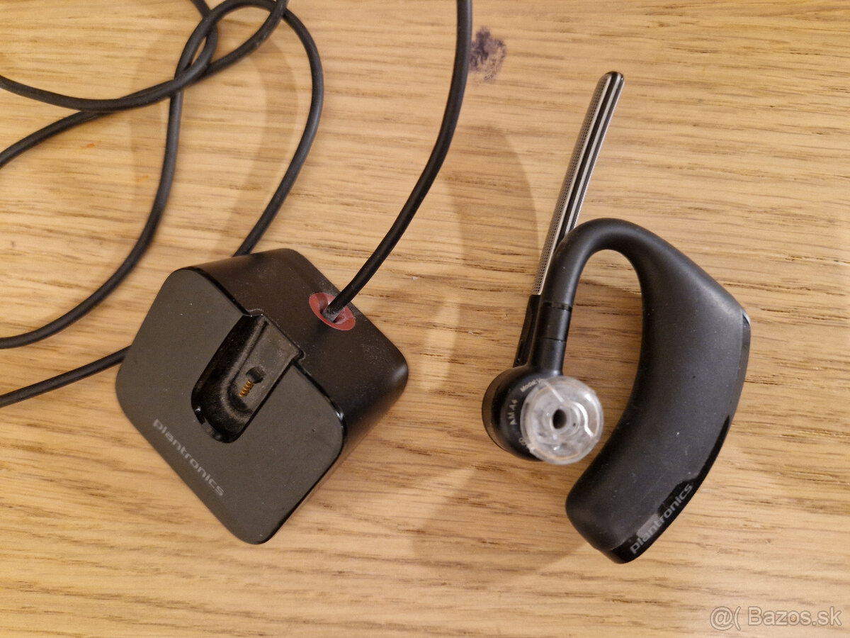 Plantronics Voyager bluetooth headset s nabíjačkou