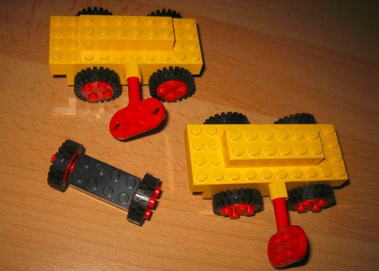 LEGO dva motorceky na klucik (rok 1986)