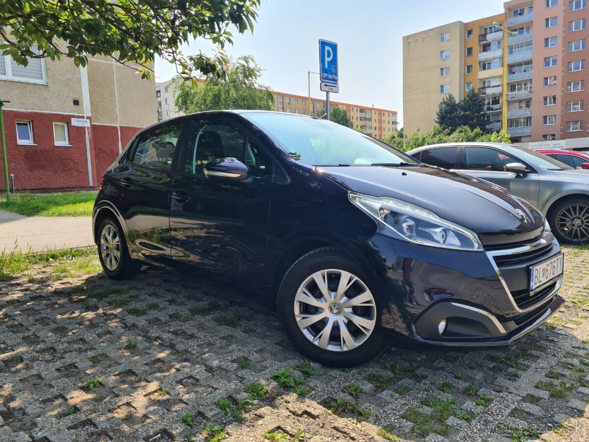 Peugeot 208, M5, 61KW, 82PS, Rok 10/2018, 58 000 KM,TOP STAV
