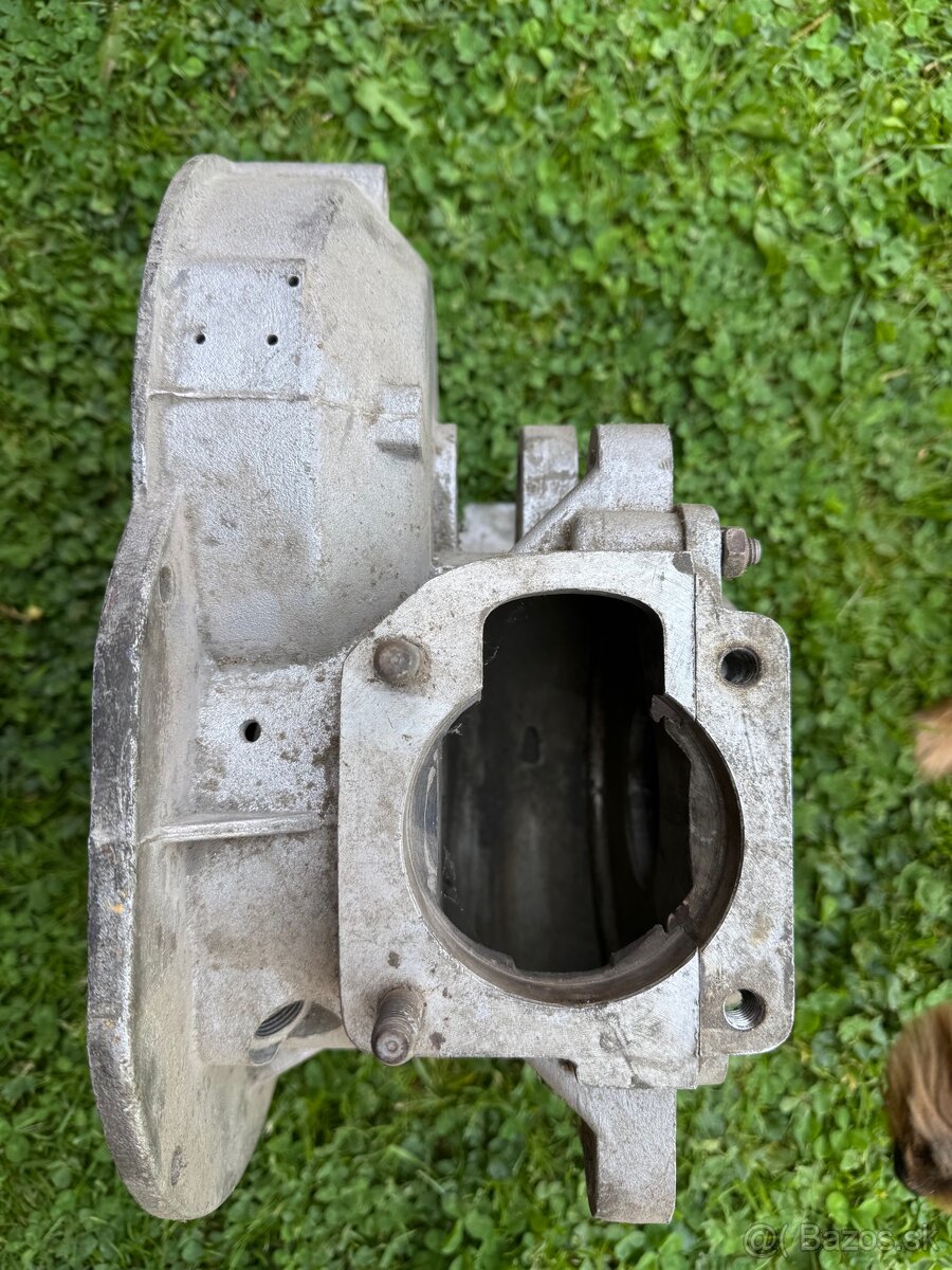 Blok motora PF62 (paroháč)