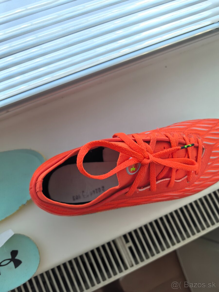 Predám kopačky Under Armour.