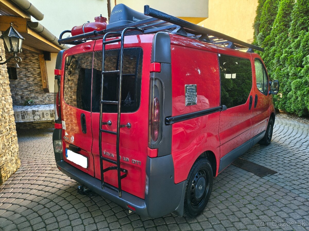 Opel Vivaro 1,9 Dti Karavan, spanie.