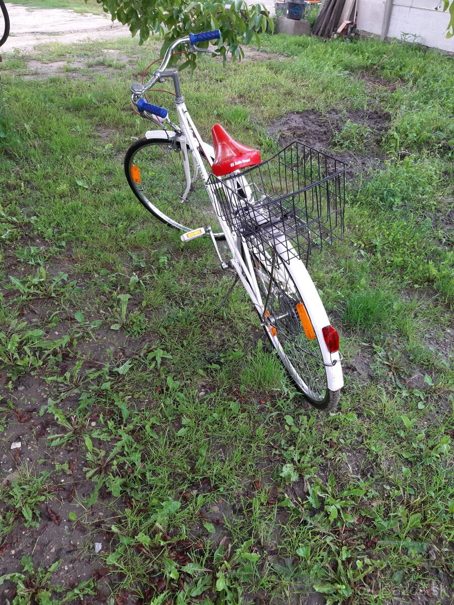 Predám zachovalý bicykel dámsky.