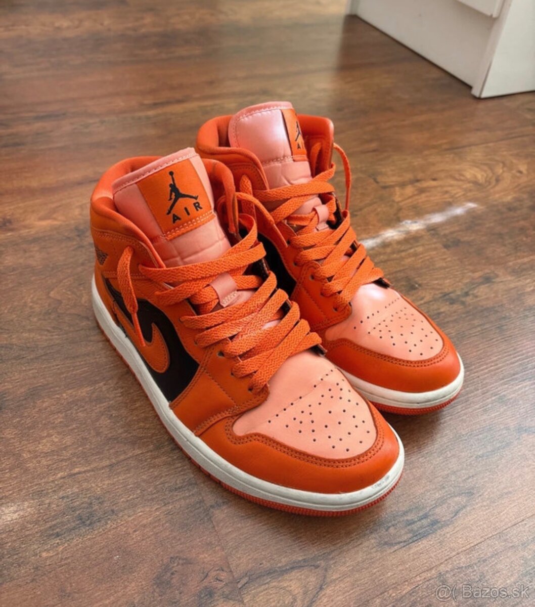 Oranžové Nike Air Jordan 1 Mid