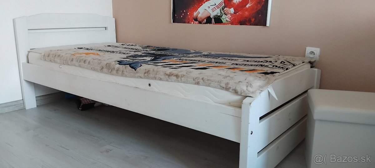 Posteľ