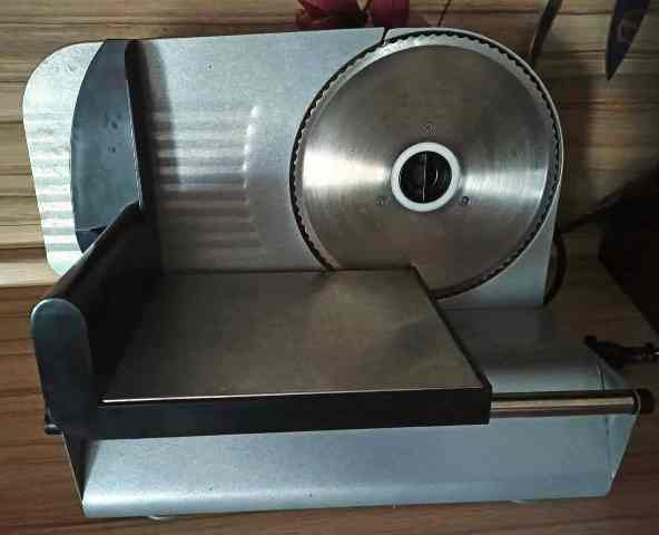 Elektrický krájač Tarrington House FS 1500 M