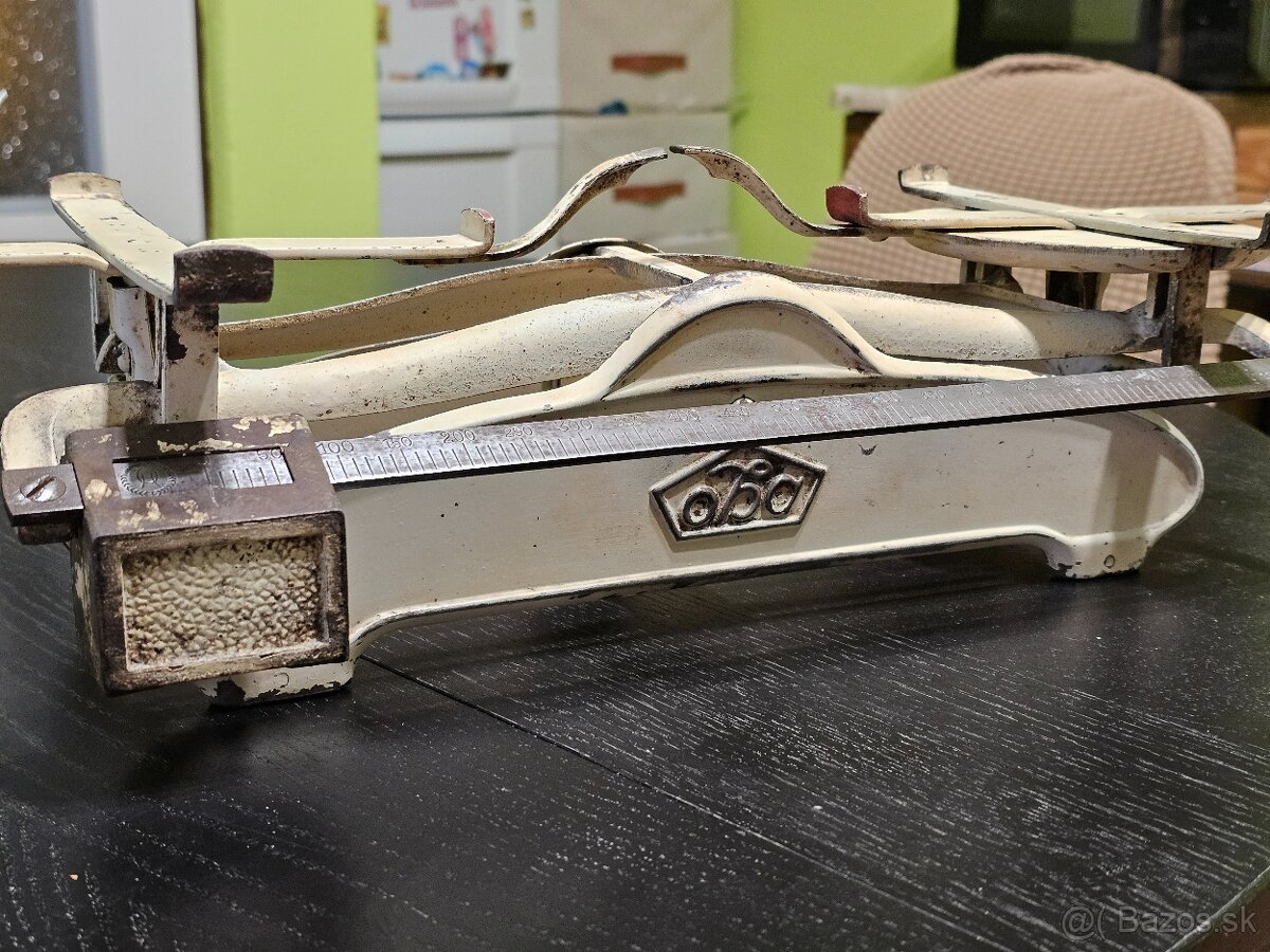 Historická kuchynská váha OBO