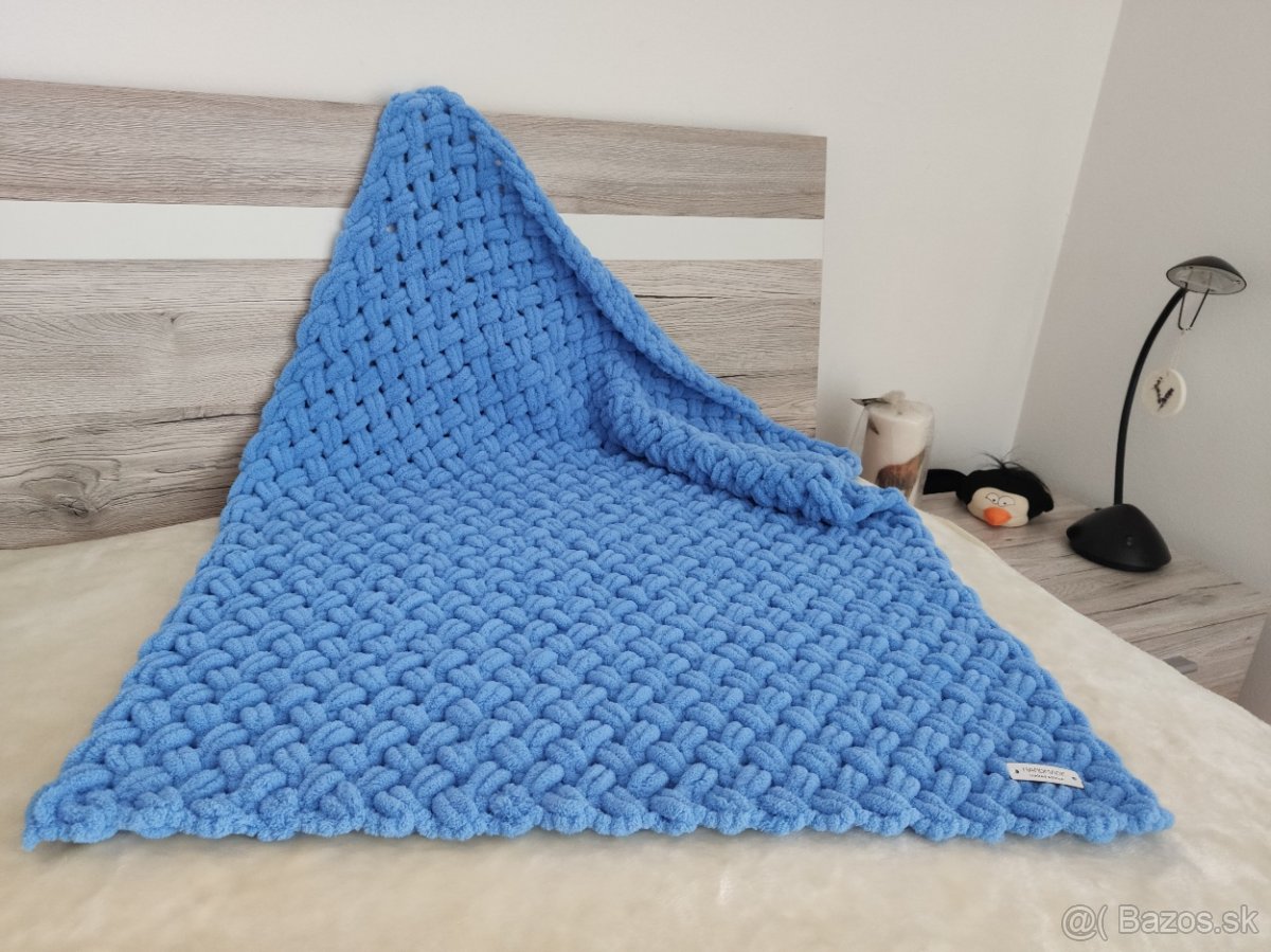 Pletená detská deka modrá
