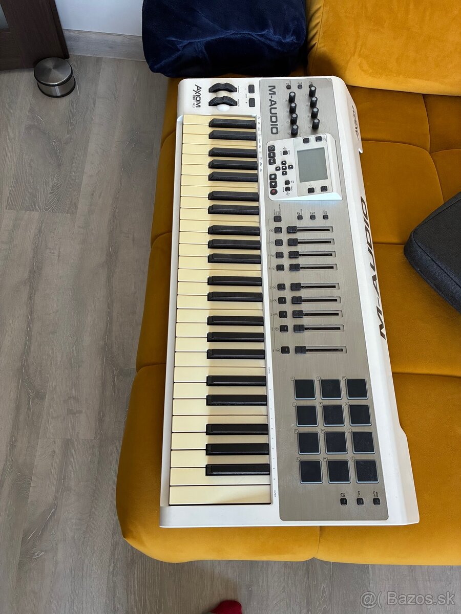 M-Audio Axiom air 49