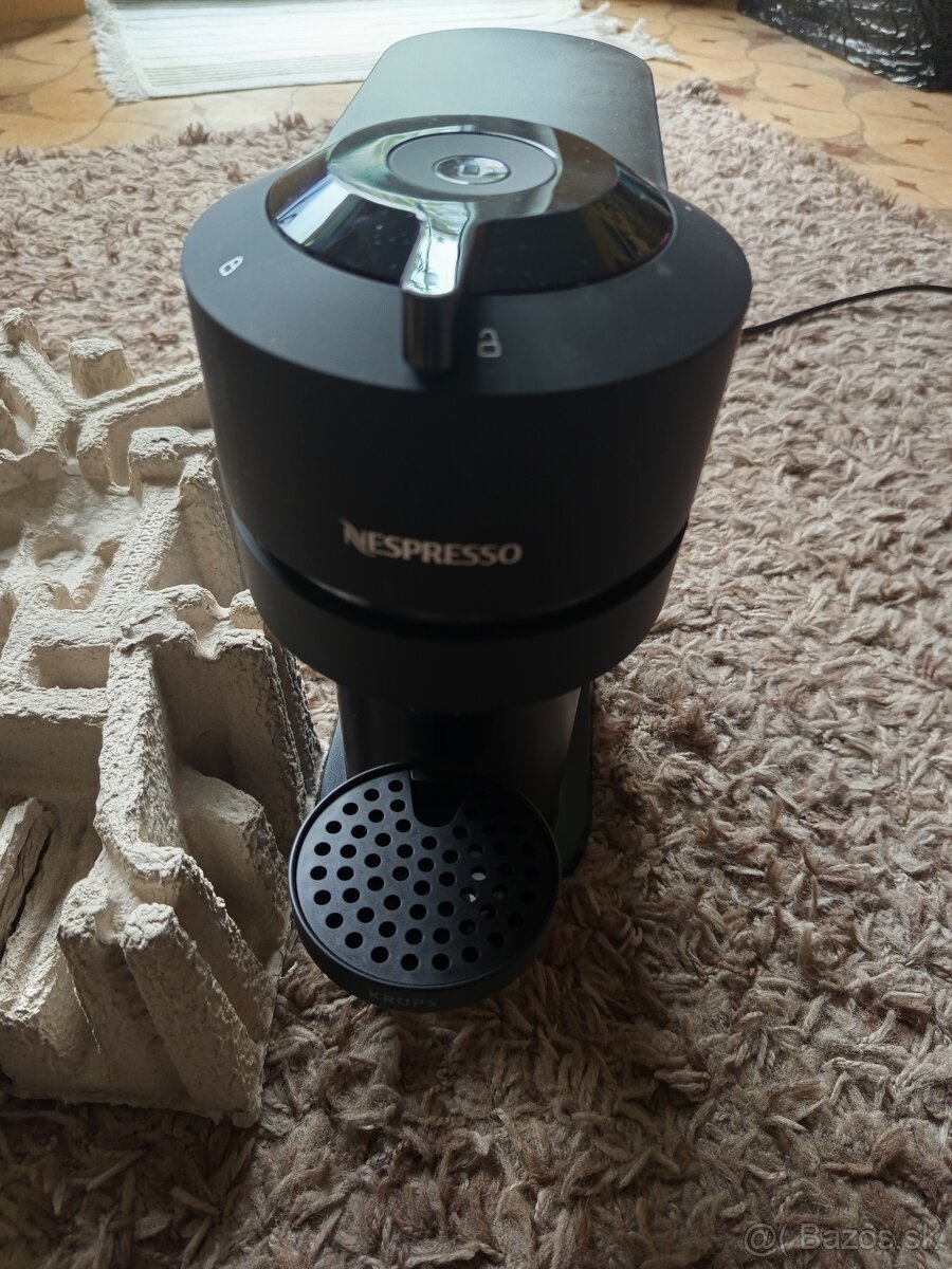 NOVÝ Kávovar NESPRESSO KRUPS Vertuo Next Deluxe Dark Chrome