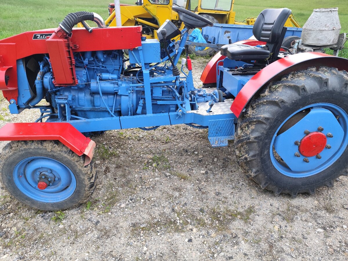 Predám malotraktor 4x4 pv3s UAZ avia