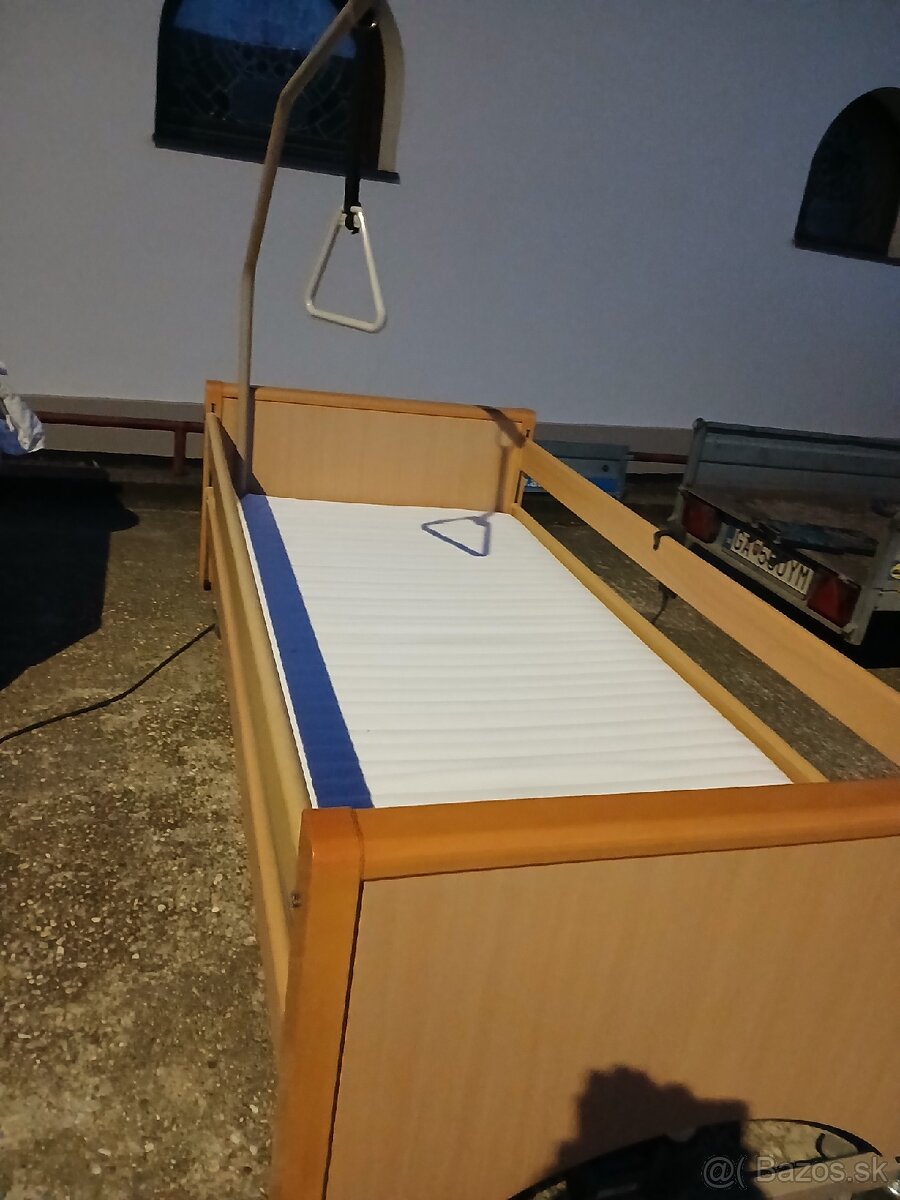 Elektrická polohovatelna posteľ