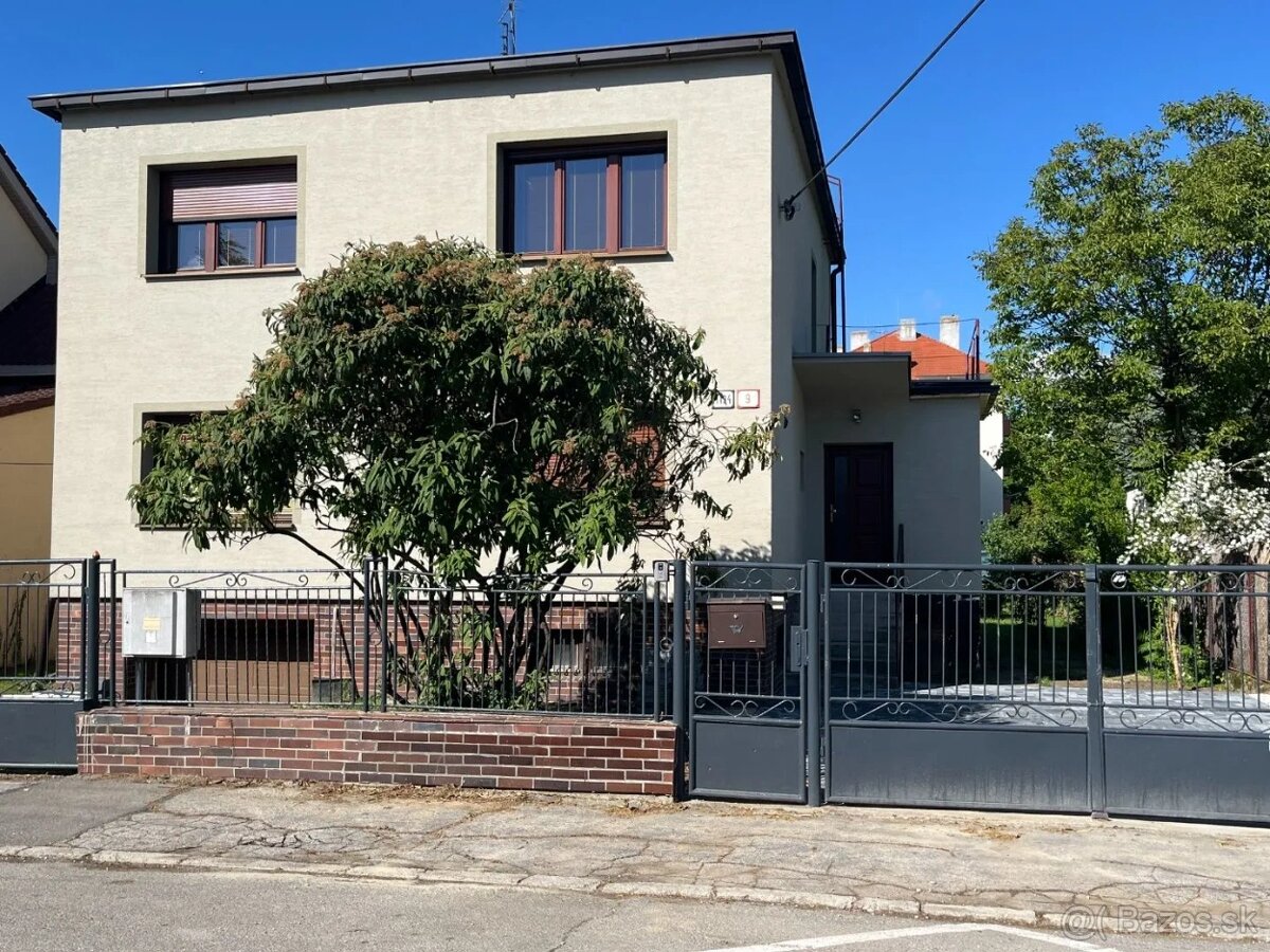 Na prenájom 5 izbový rodinný dom, ul. Petra Bezruča