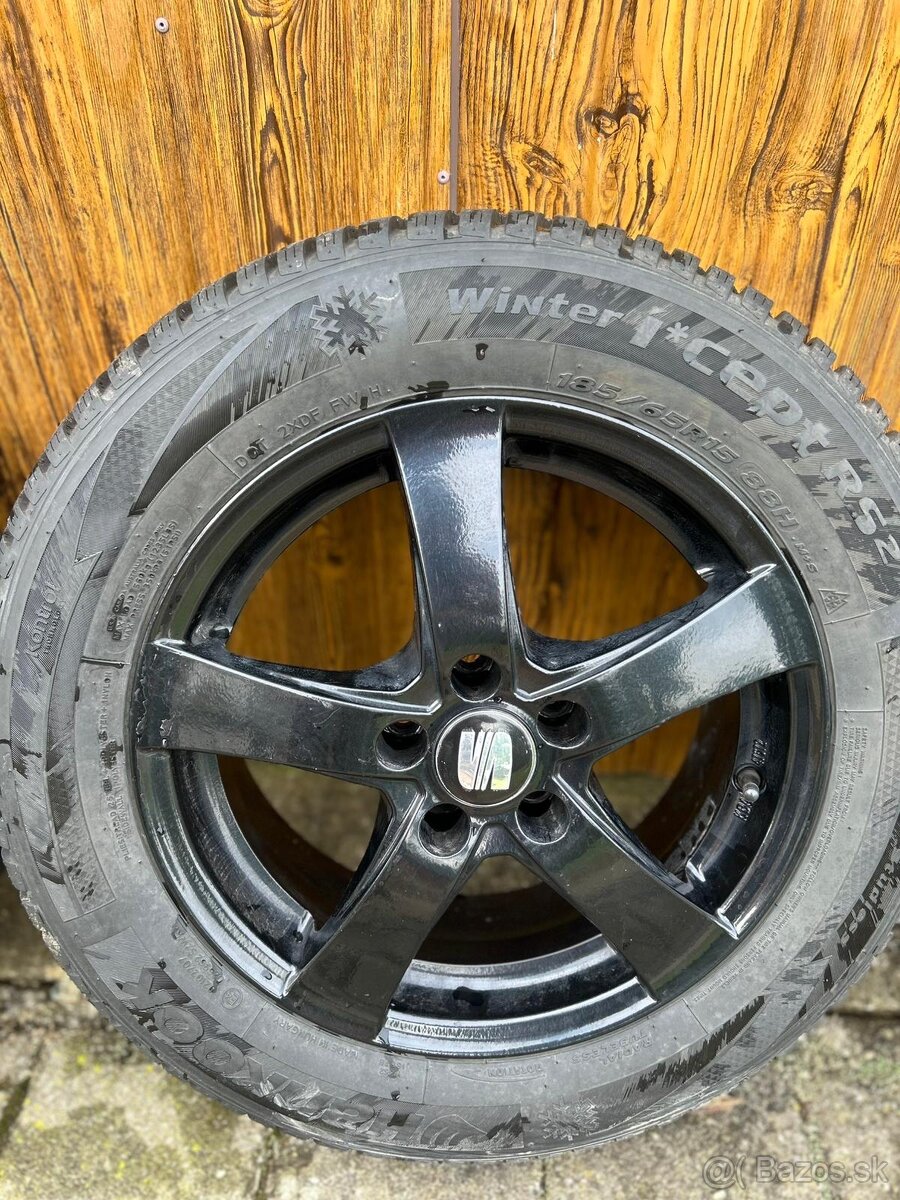 Predám zimné gumy značky Hankook, rozmer 185/65 R15.