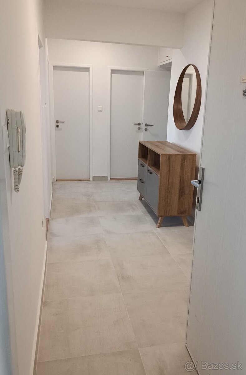PRENÁJOM~2-izbový byt s balkónom na Hospodárskej ul. Trnava